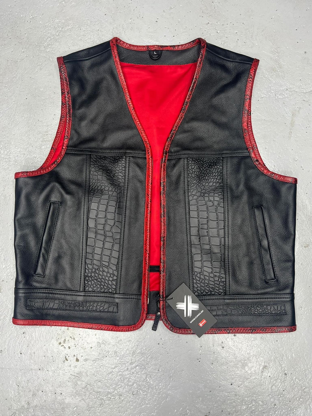 red-diablo-vest-cungx-
